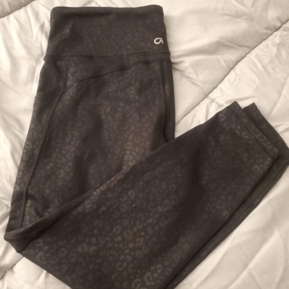 Gap workout capris